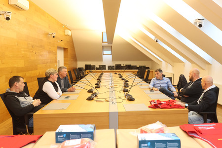 Prvi posredovalci Cerknica 06 Foto Ljubo Vukelič